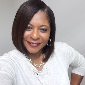 Meet your Posher, Regina